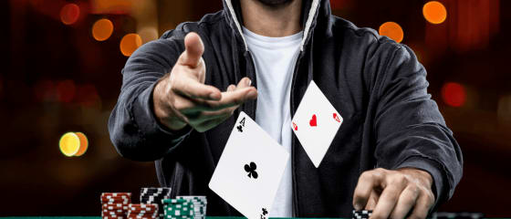 Lo que se debe y no se debe hacer en una mesa de póquer: lo que debe saber